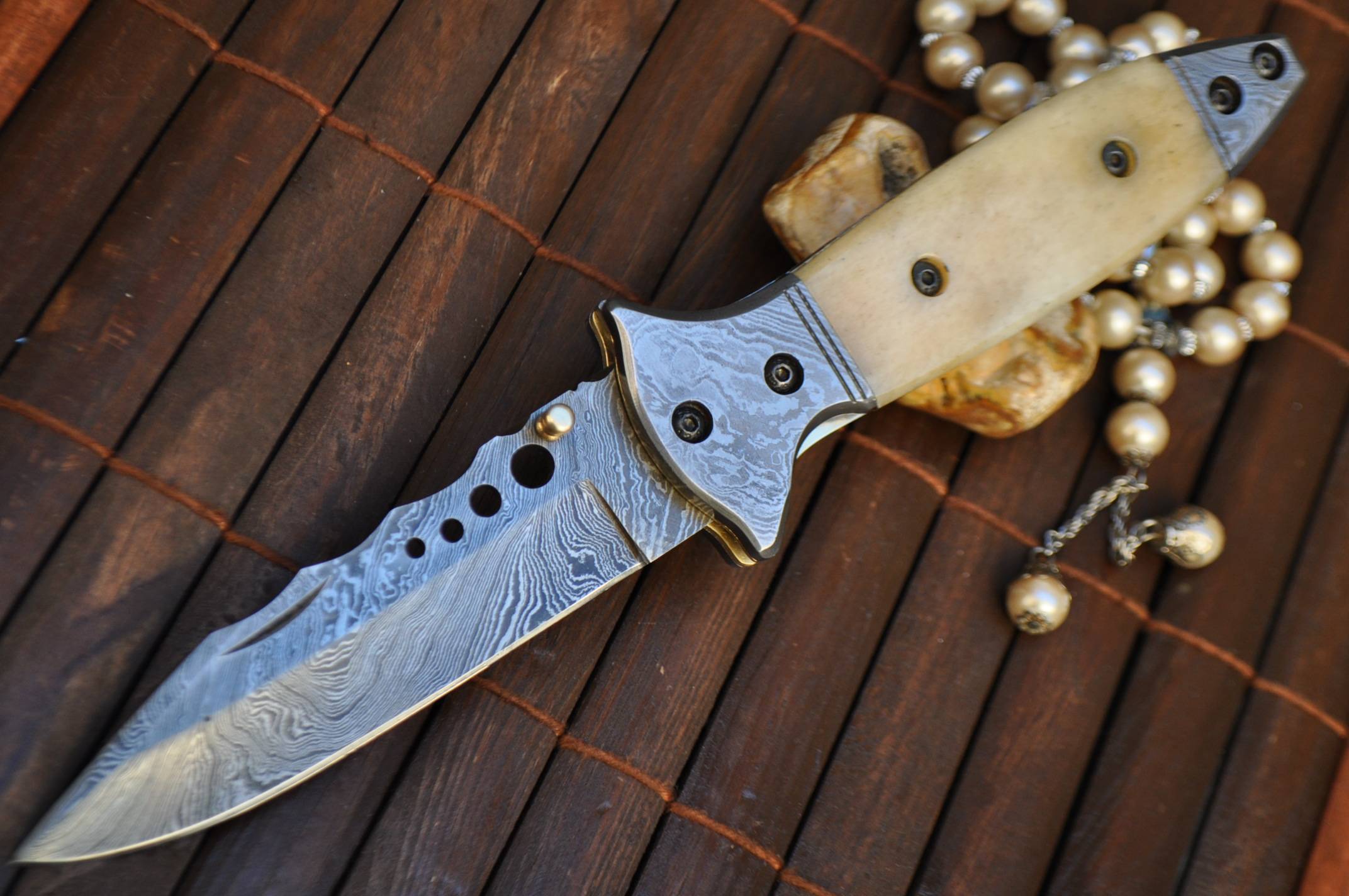 Hunting knife folding damascus steel folding knife with lock