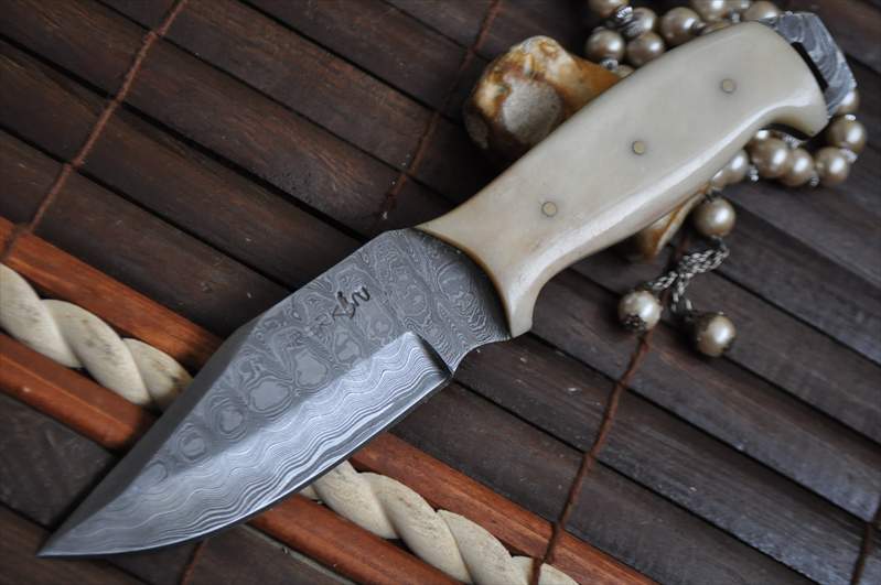 Full Tang Stunning Damascus Handmade Bushcraft Knife - Mammoth Handle