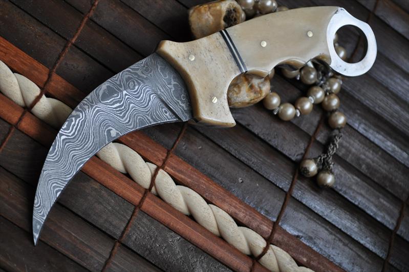 Damascus Hunting Knife with Bone Handle (Karambit Knife)