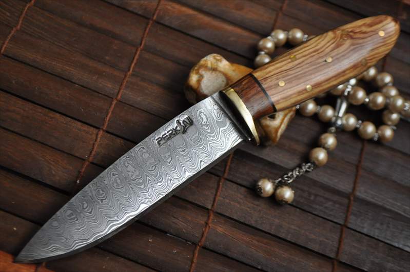 Handcrafted Hunting Knife - Ideal for Bushcraft & Camping