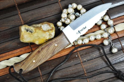 Handcrafted 01 Carbon Steel Blade Bushcraft Knife With Walnut Handle