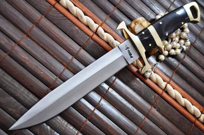 Beautiful Handcrafted 440c Steel Hunting Knife with Bull Horn & Brass Handle