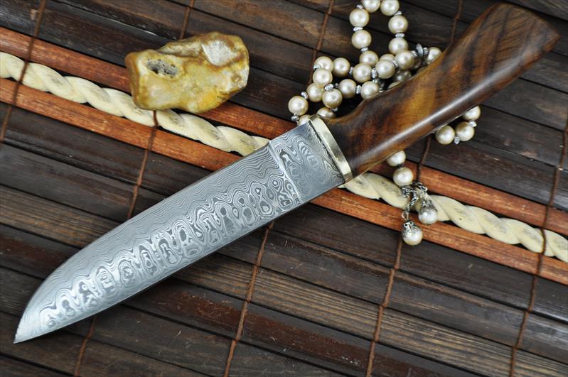 Handcrafted Large Hunting/Bushcraft Knife - Damascus Steel Work of Art